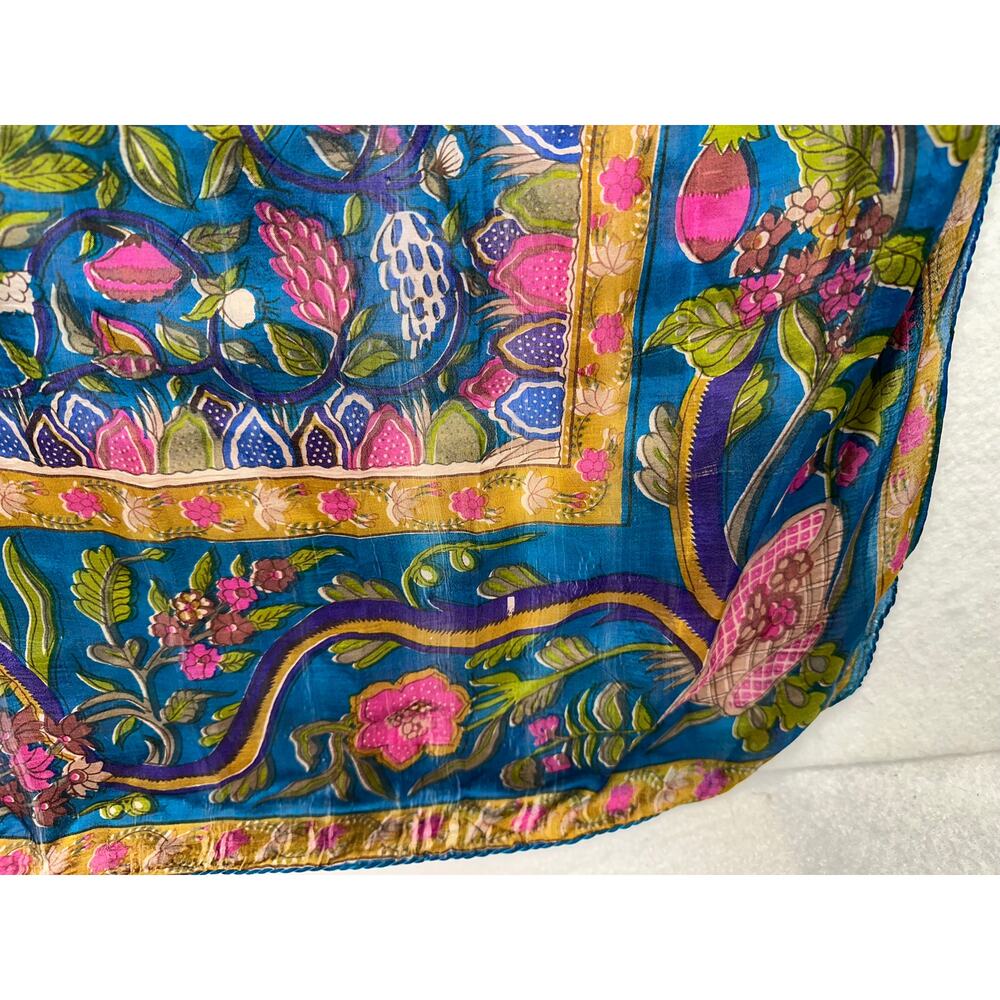 Large Square 100% Silk Scarf 36"X 39" Square Vintage Botanical Floral Ornate - Picture 6 of 10